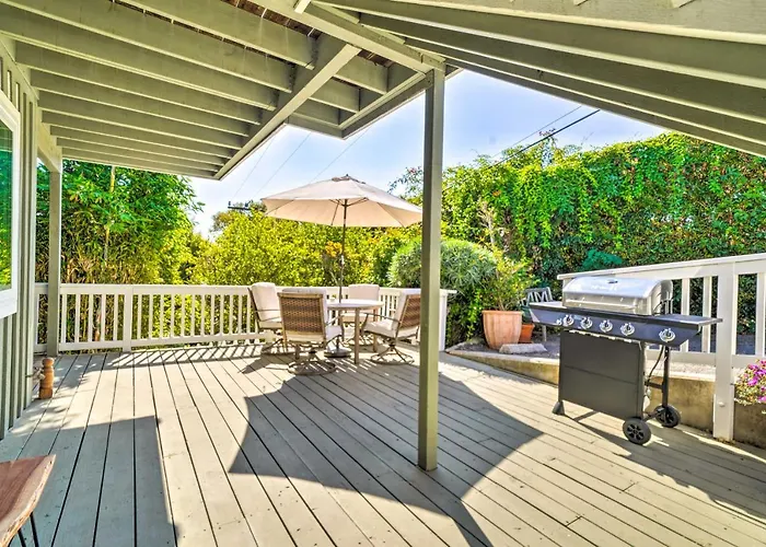 Cozy Cali Condo, Walk To Summerland Beach!